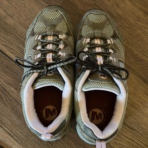 Women’s day hikers -Merrell